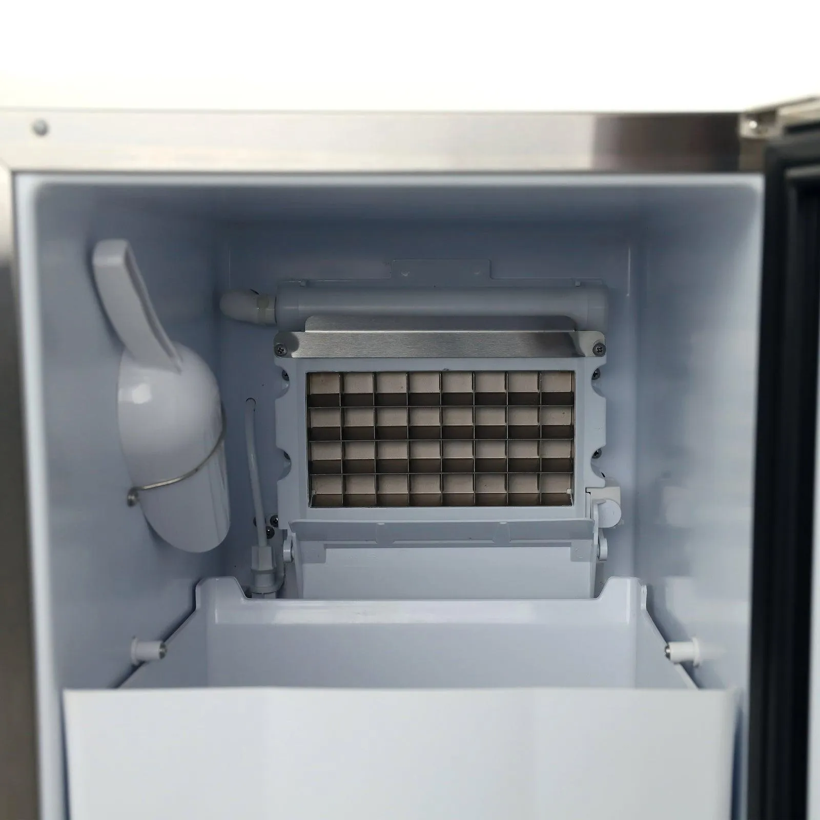 Avanti OIM1550U3S 15" Elite Series Outdoor Built-In Ice Maker