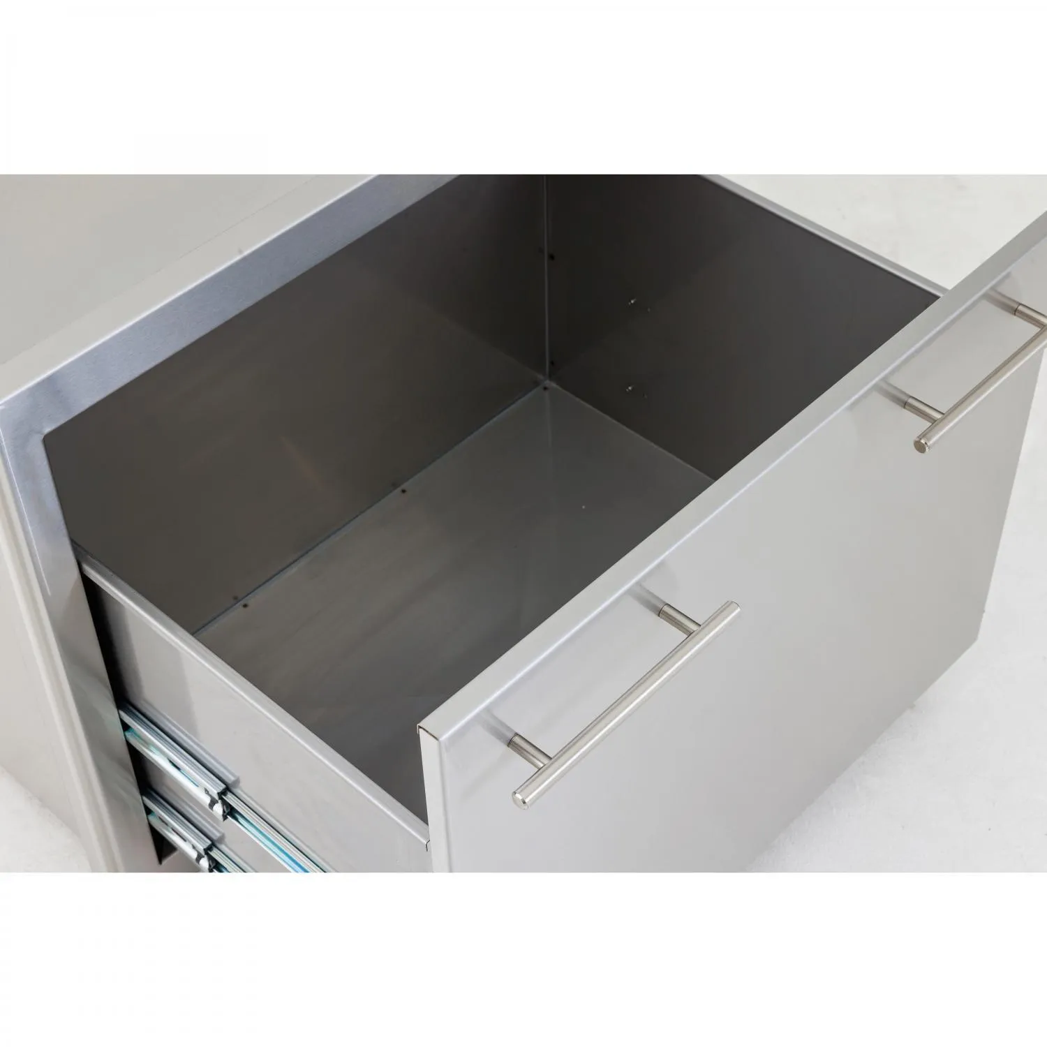 Blaze Grills BLZICEDRWH Blaze 30-Inch Insulated Ice Drawer